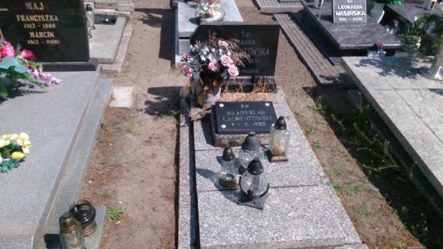 Grób Władysław Laurentowski