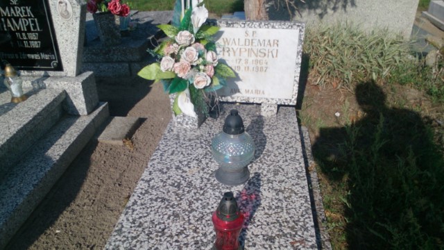 Grób Waldemar Rypiński